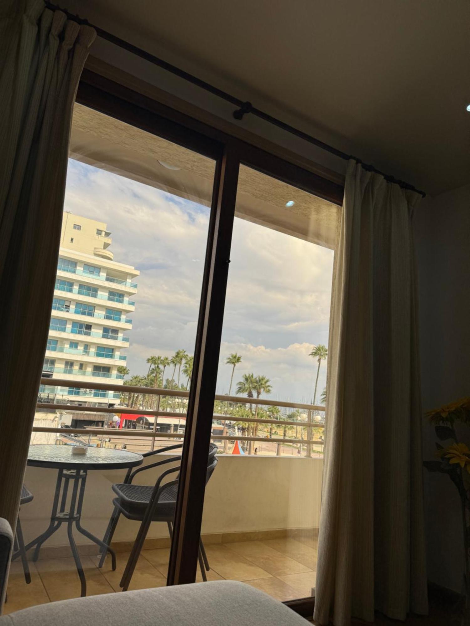 Ithaki Phinikoudes Apartment No. 105 Larnaca Buitenkant foto